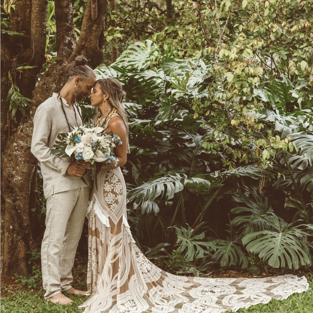 Rue De Seine East Gown US Size 6 - Picture 12 of 14